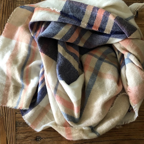Blanket Scarf - Picture 2 of 5